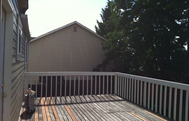 3 beds, 1 bath, 1,500 sqft, $2,895, Unit Upper