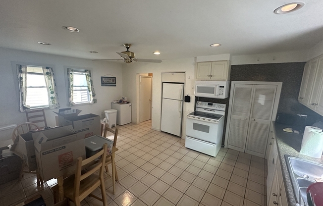 4 beds, 1 bath, 1,500 sqft, $4,600, Unit SF