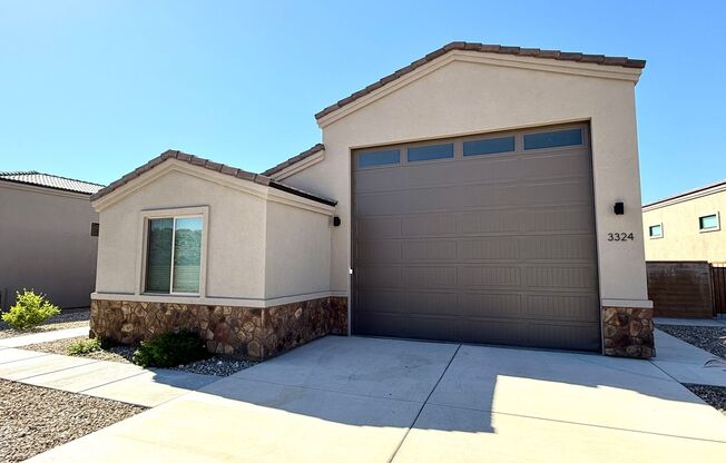 Beautiful Furnished 2 Bedroom Home in the Laughlin Ranch Community!