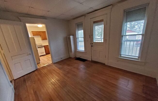 Studio, 1 bath, 200 sqft, $575, Unit C