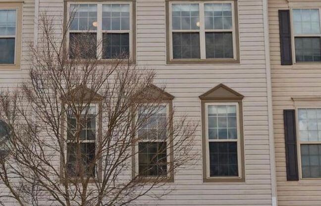 READY TO GO!! Close to FT MEADE -- Fresh & Ready TH 3 bed + 2 fb + 2 hb + 1 car garage
