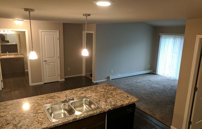 2 beds, 1 bath, 895 sqft, $1,040, Unit 2360-304
