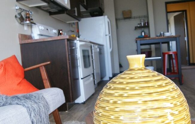 1 bed, 1 bath, 589 sqft, $1,350, Unit 2-208W
