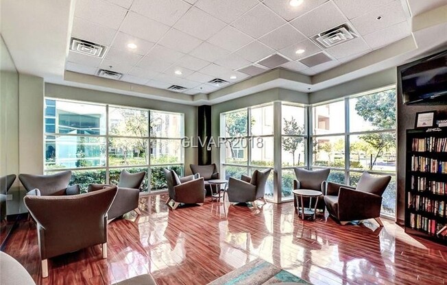 Gorgeous Mid Rise Unit For Lease !!