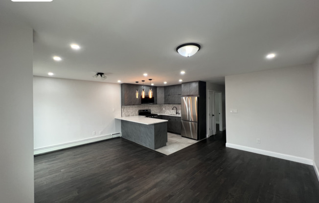 3 beds, 2 baths, $3,395, Unit 3