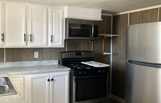 3 beds, 1 bath, $675