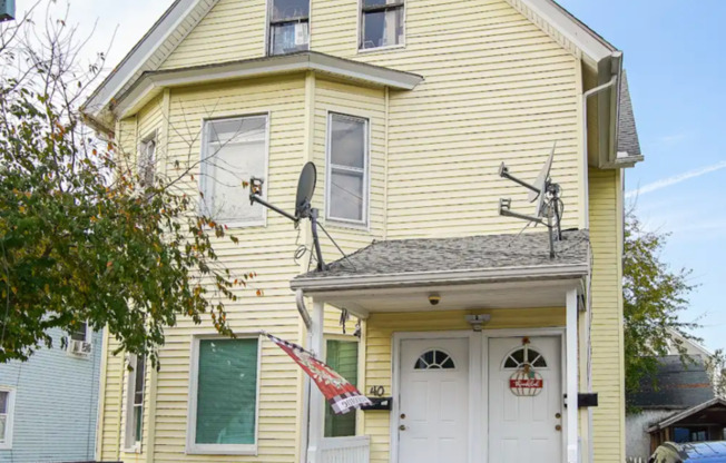 42 E SCHOOL ST