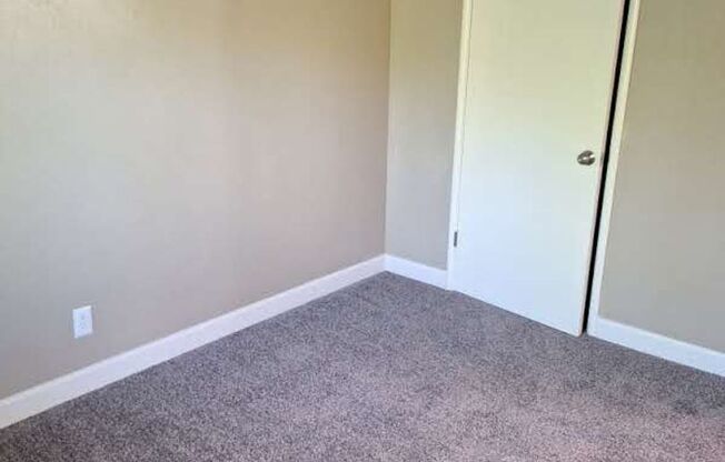 2 beds, 1 bath, 850 sqft, $1,495, Unit UNIT 10