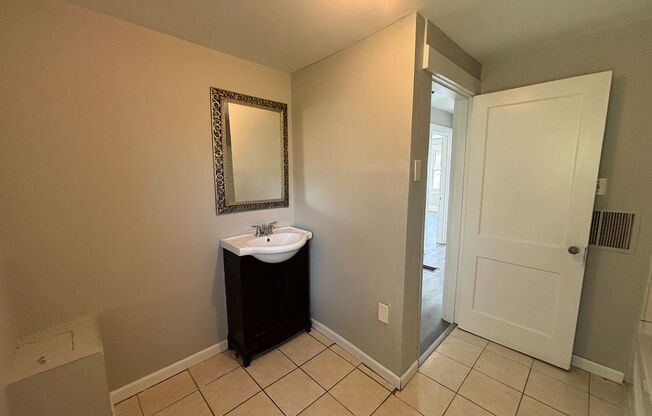 3 beds, 1 bath, $1,395