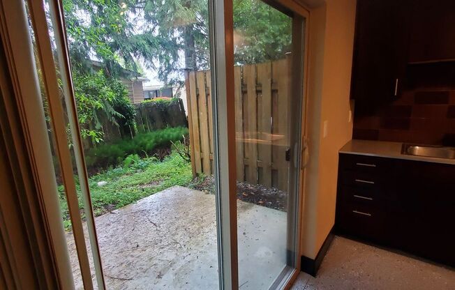 Studio, 1 bath, 429 sqft, $1,325, Unit 960-102