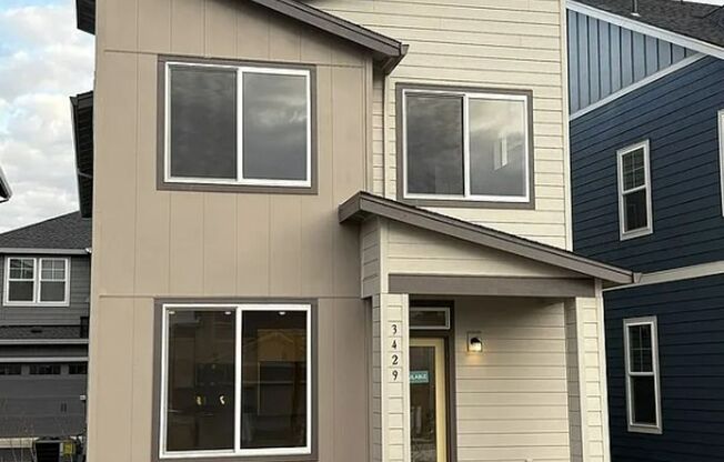 *NEW Construction* Stunning 3BD, 2.5 BA* Single Family Home Featuring Modern Upgrades* in South Hillsboro Reed's Crossing Community*