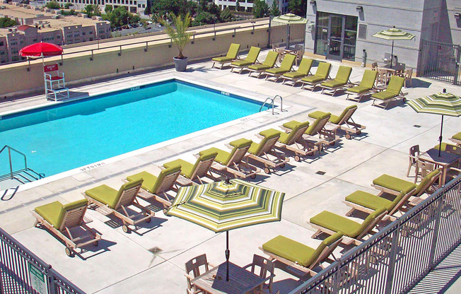 Swimming pool, at Wentworth House,North Bethesda, MD 
