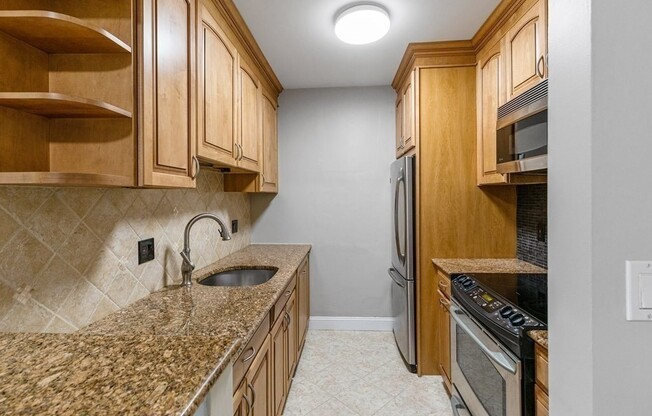 2 beds, 2 baths, 1,023 sqft, $3,000, Unit 13