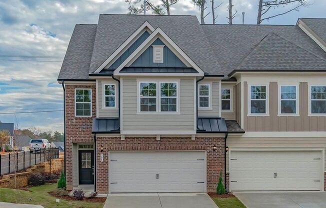 Welcome to this stunning 3-bedroom, 2.5-bathroom end-unit townhouse located in the vibrant city of Raleigh, NC.