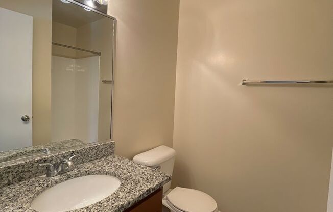 2 beds, 2 baths, 1,000 sqft, $1,975, Unit 14227 #301