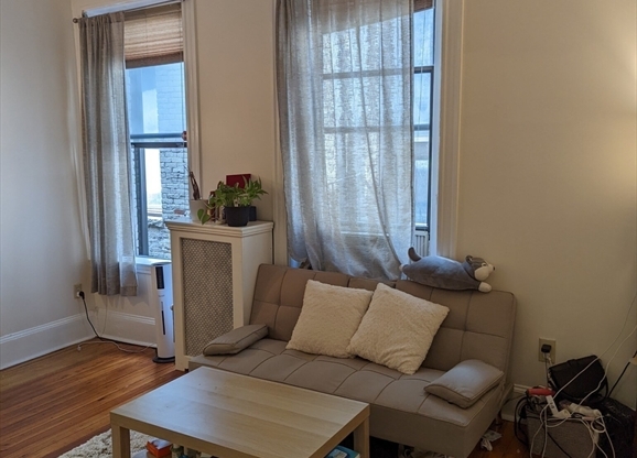 1 bed, 1 bath, 572 sqft, $3,200, Unit 6C