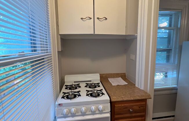 Studio, 1 bath, 150 sqft, $825, Unit 67-G