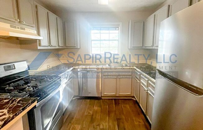 2 beds, 1 bath, $1,425