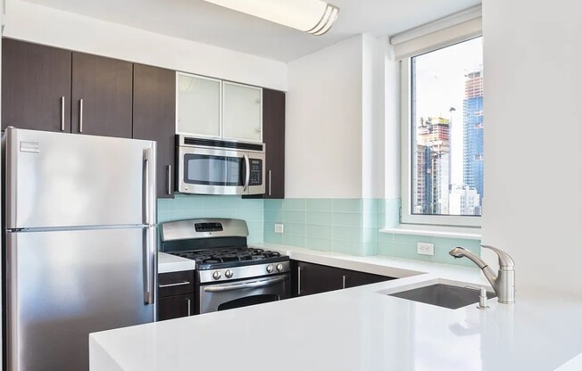 344 W 37 ST