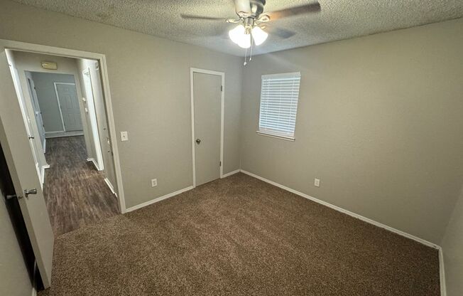 2 beds, 1 bath, $1,025