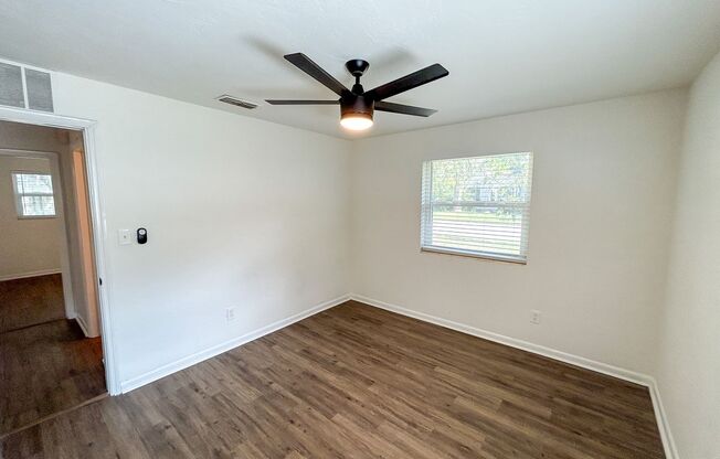 2 beds, 1 bath, $1,400, Unit Unit A