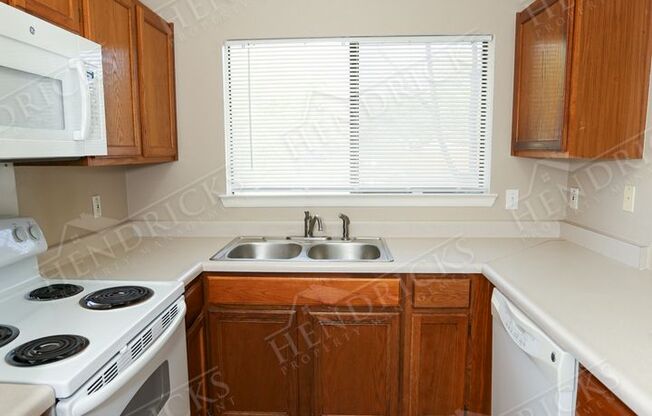 2 beds, 1 bath, $1,350