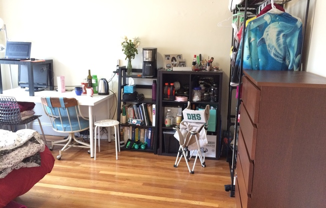 1 bed, 1 bath, 577 sqft, $2,250, Unit 01-054