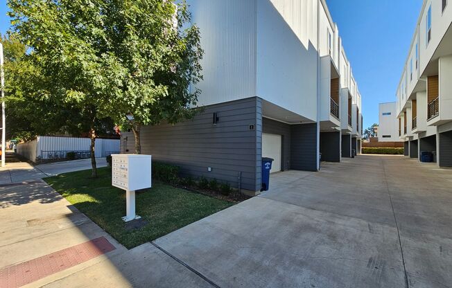 Minutes from Downtown, Uptown, Henderson, Lower Greenville, Fair Park