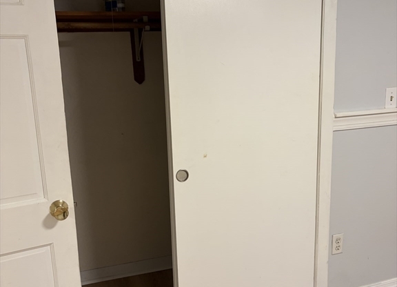 27 ELMWOOD PARK