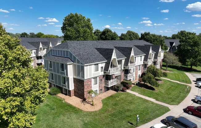 Well Maintained Community at Old Monterey Apartments, Springfield, MO