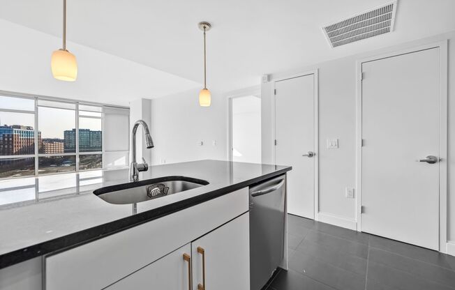 2 beds, 2 baths, 1,250 sqft, $3,800, Unit 712