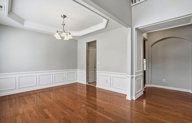 WAKEFIELD CORNER HOME WITH 4 BEDROOMS IS WAITING FOR YOU!