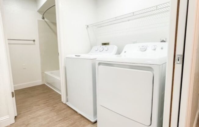 2 beds, 1 bath, 900 sqft, $1,665, Unit 1710-202