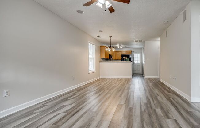 Great 3 BEDROOM, END UNIT townhome in desirable Olde Towne!