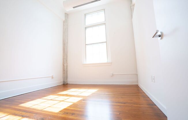 1 bed, 1 bath, 730 sqft, $1,808, Unit 100-405