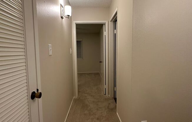 2 beds, 2 baths, $2,500, Unit 4369