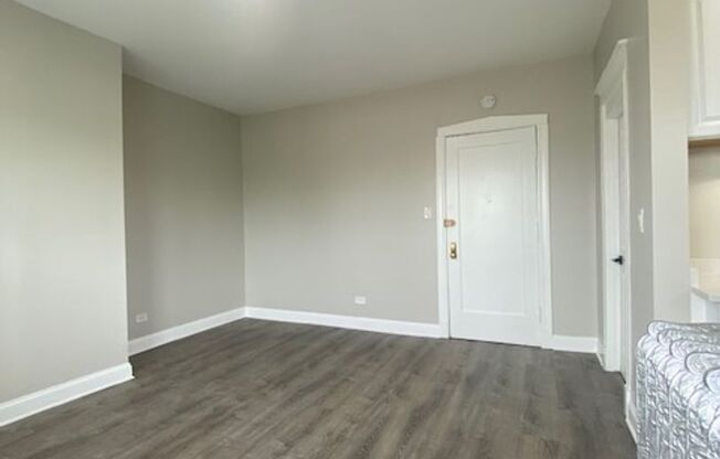 Studio, 1 bath, 300 sqft, $1,250, Unit #506