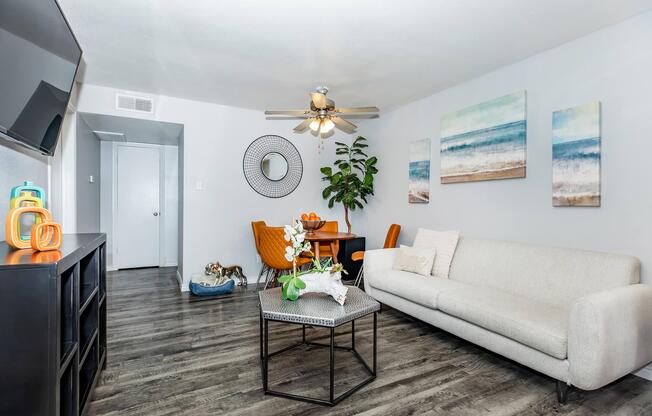 1 bed, 1 bath, 522 sqft, $769