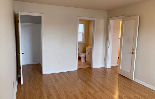 Bright One bedroom Woodlawn Apartment