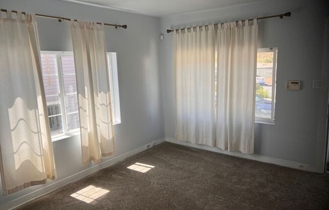 2 beds, 1 bath, $4,100