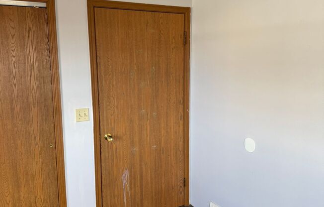 3 bedroom 1 bath second floor apartment