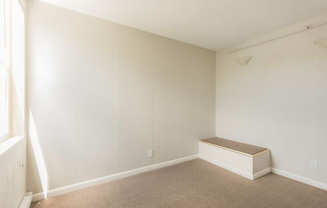 2 beds, 1 bath, 690 sqft, $2,800, Unit 210