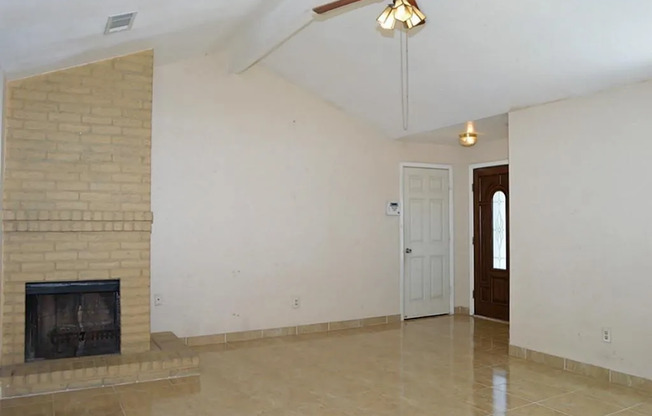 Welcome to this charming 2-bedroom, 1-bathroom home conveniently located near Hwy 290 and Hwy 6!