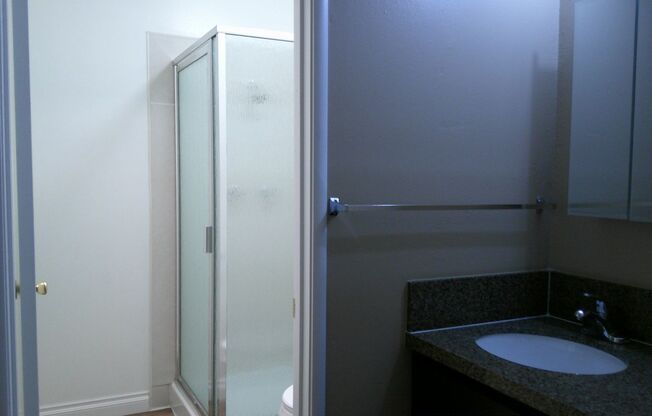 3 beds, 2 baths, 1,225 sqft, $3,300, Unit 48-21G