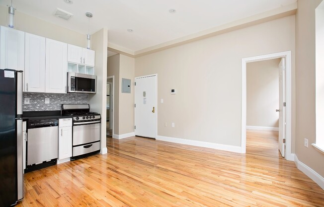 245 W 113 ST