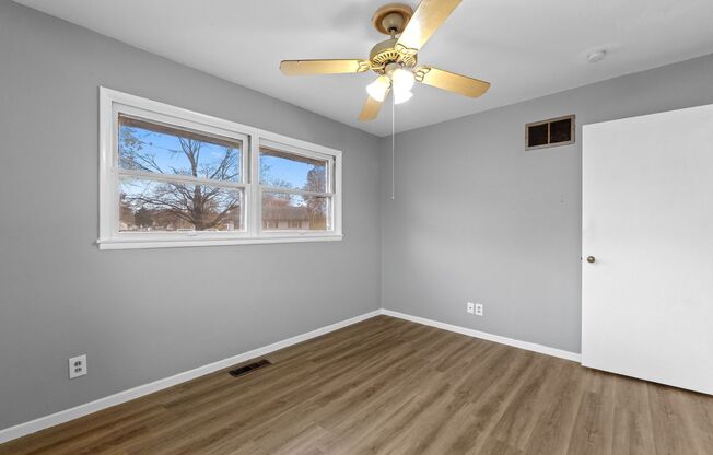 3 beds, 1 bath, $1,200