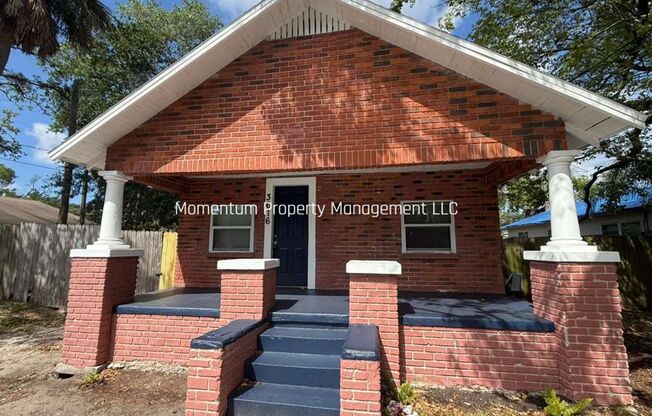 3/1 Remodeled Tampa Home- READY FOR IMMEDIATE MOVE IN!!