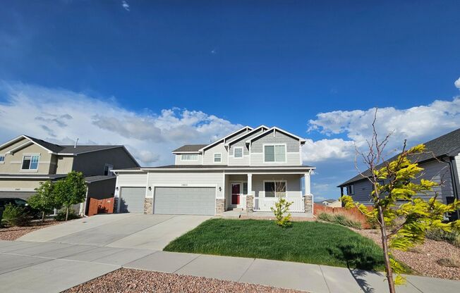 Beautiful 5 Bedroom, 3.5 Bath, 4 Car Garage Home in Meridian Ranch