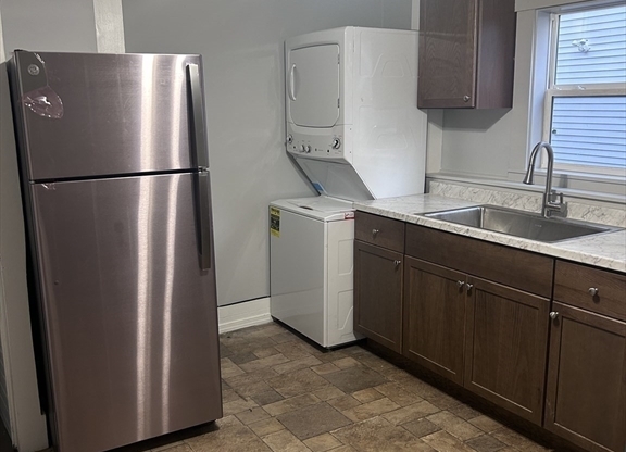 3 beds, 1 bath, 1,200 sqft, $2,500, Unit 1