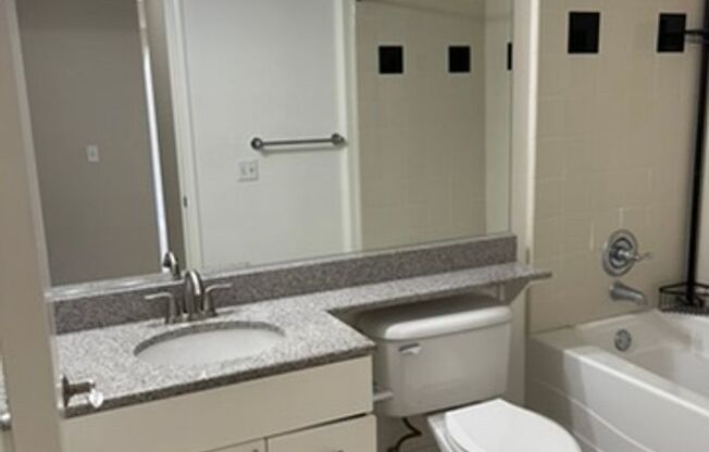 Fabulous Montebello condo, walk/bike to Apple, shopping, entertainment.  Move in NOW!!